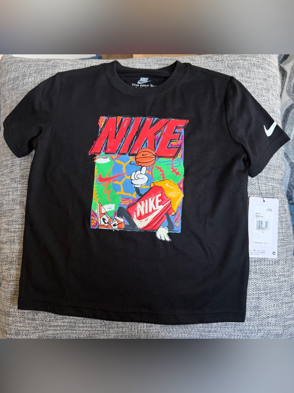 Boys Nike Black Graphic Basketball Tee with Multicolor Print Size S 4-5